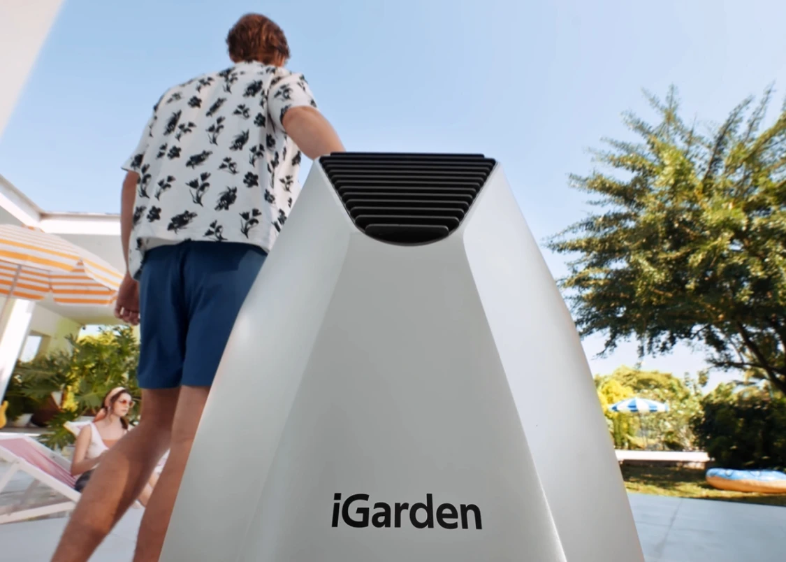 iGarden Swim Jet X Series with suitcase-style wheels and handle for easy poolside setup