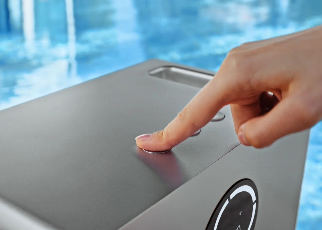 Cordless portable pool swim jet with no external outlet needed